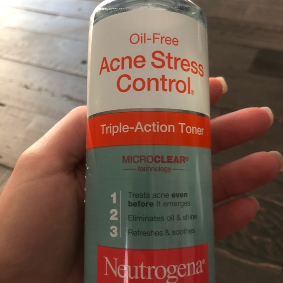 Neutrogena toner - Picture 3 of 4